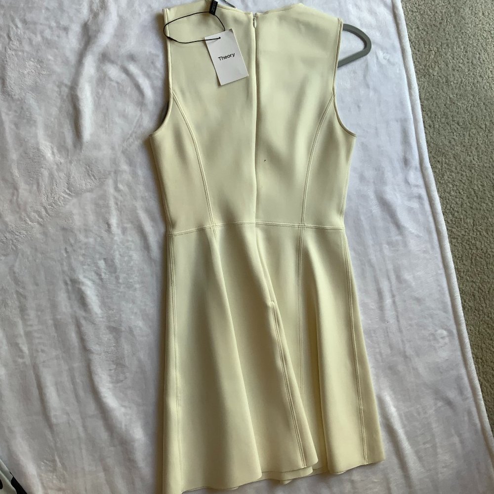 FLOWY DRESS